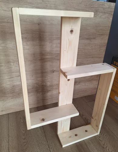 Hazai dekoratív asszimetrikus fenyőfa polc 80X50X10cm
