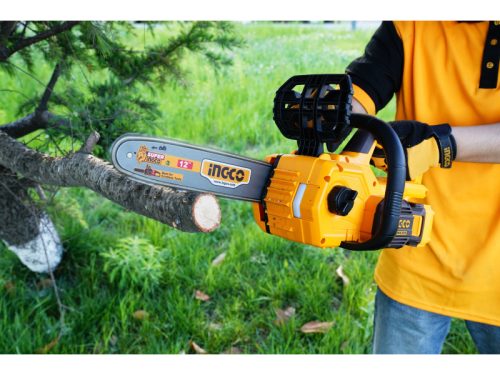 INGCO 30cm 40V akkus láncfűrész szett brushless motor (2X4.0 Ah akku+ töltő)
