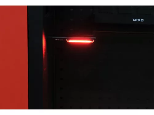 YATO 200 lm Elemes LED toll lámpa – kompakt szerelőlámpa
